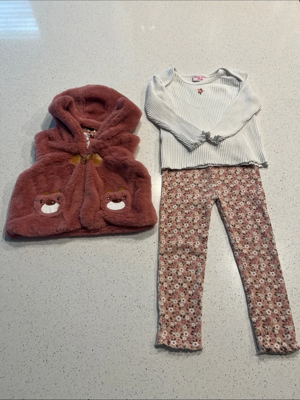 5/$35 used Little Lass baby 24 months old 3 piece outfit (no callouts) babygirl